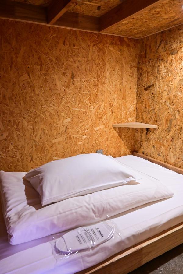 Kawaramachi Domitory Otel Takamatsu Dış mekan fotoğraf